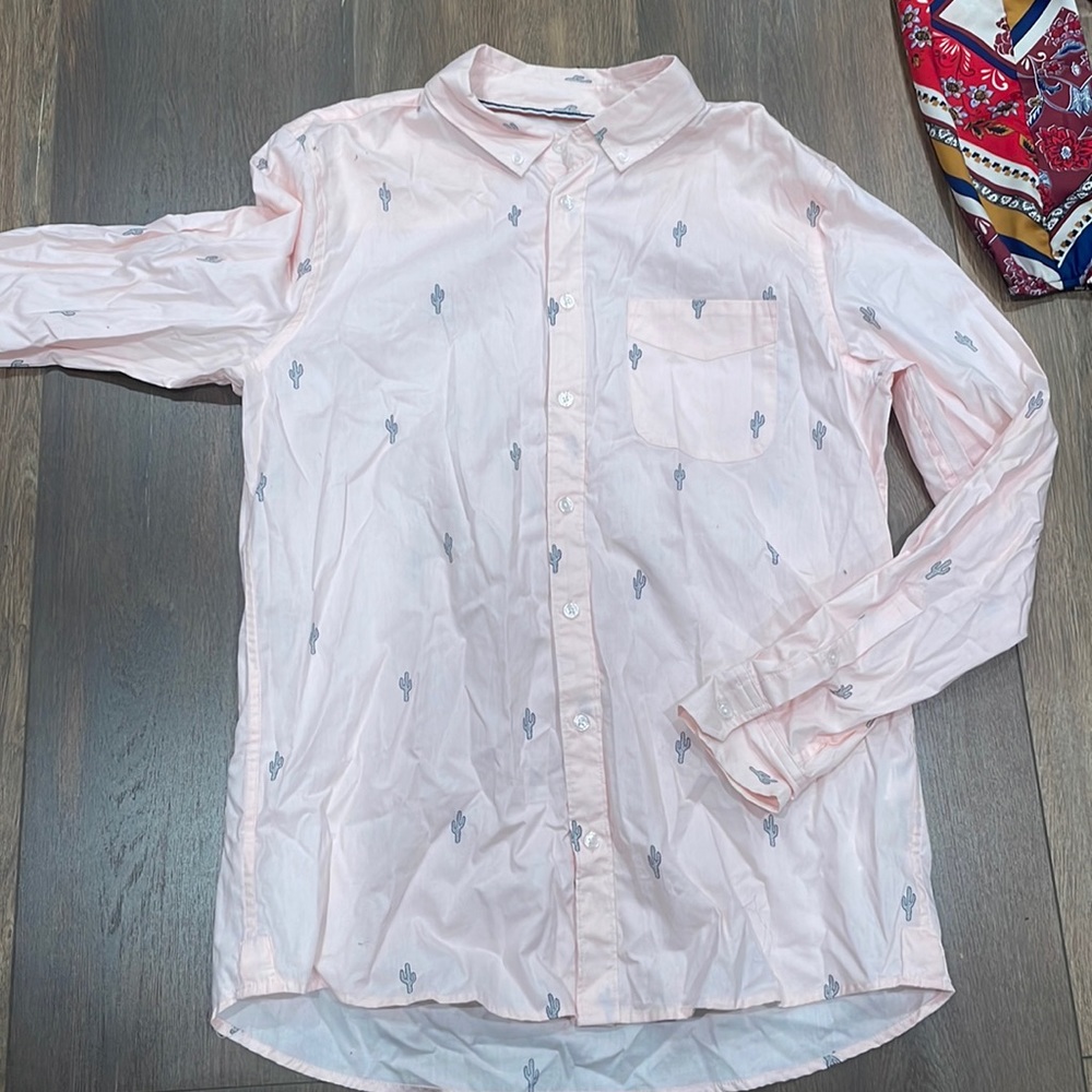 Men’s pink button down with cactus